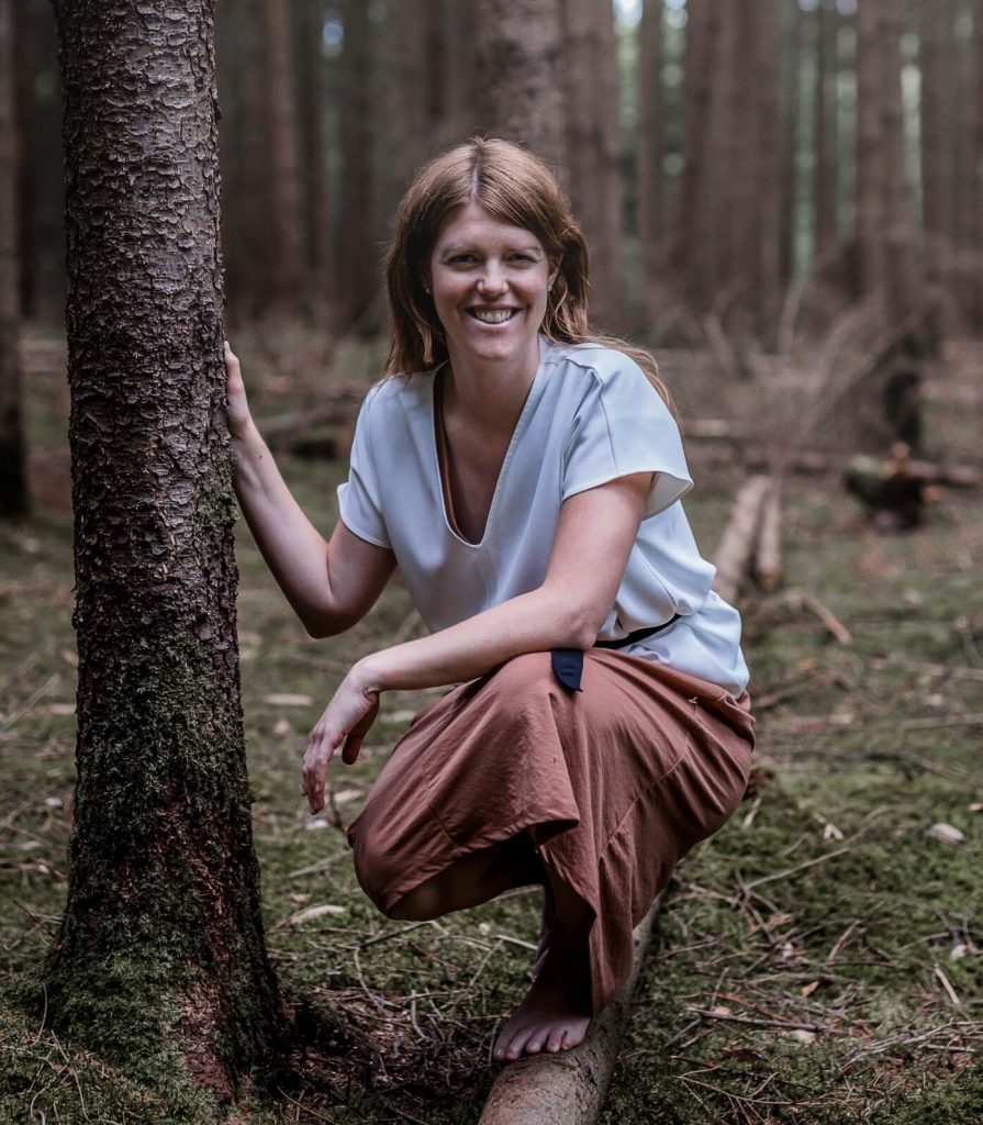 Katharina Raba im Wald